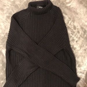 F21 black mock neck sweater